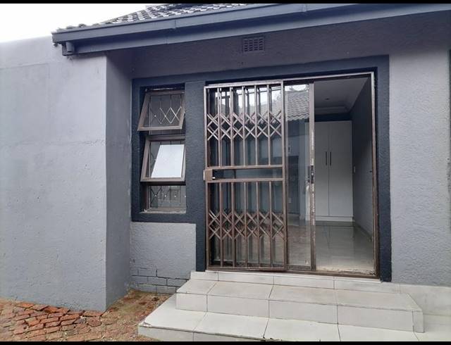 1 BEDROOM PROPERTY TO RENT IN GLEN MARAIS